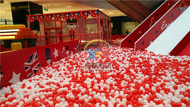 安徽安慶市大觀區(qū)匯峰廣場(chǎng)紅色百萬海洋球池